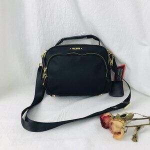 NWT Tumi CorssbodTumi Corssbody bag Voyageur Tory Blacky bag Voyageur Tory Black
